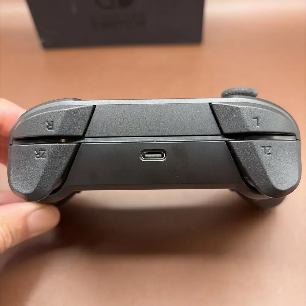 Bundle: x2 Nintendo Switch Controller, Docking Station, Joy Con Grip
